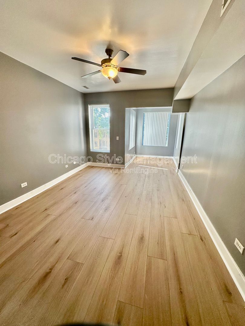 Gallery Image 0