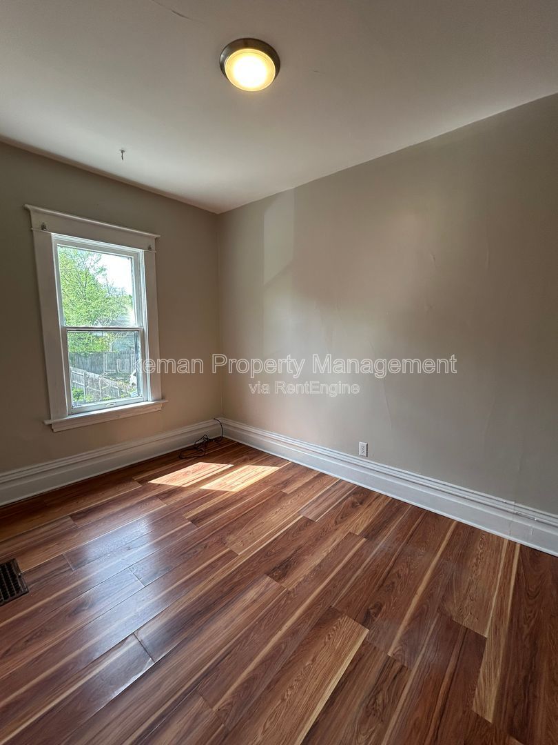Gallery Image 0