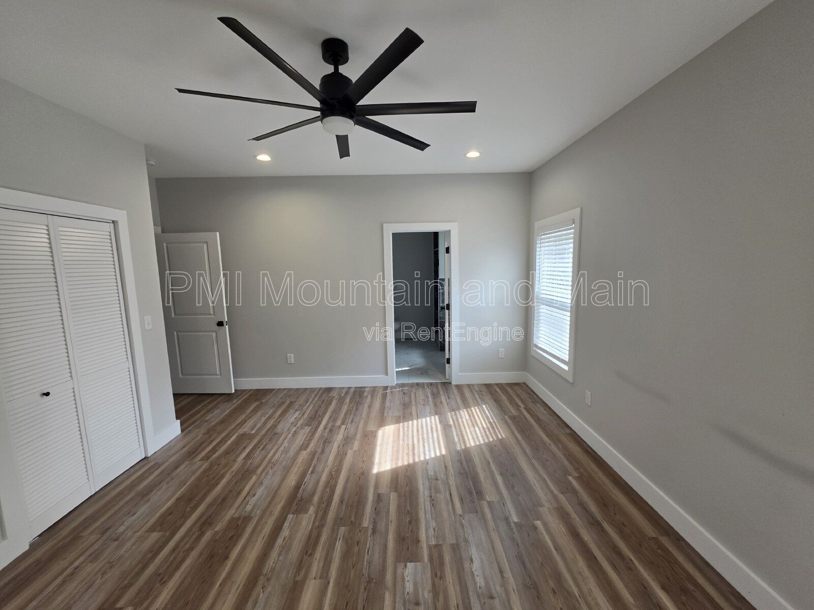 Gallery Image 19