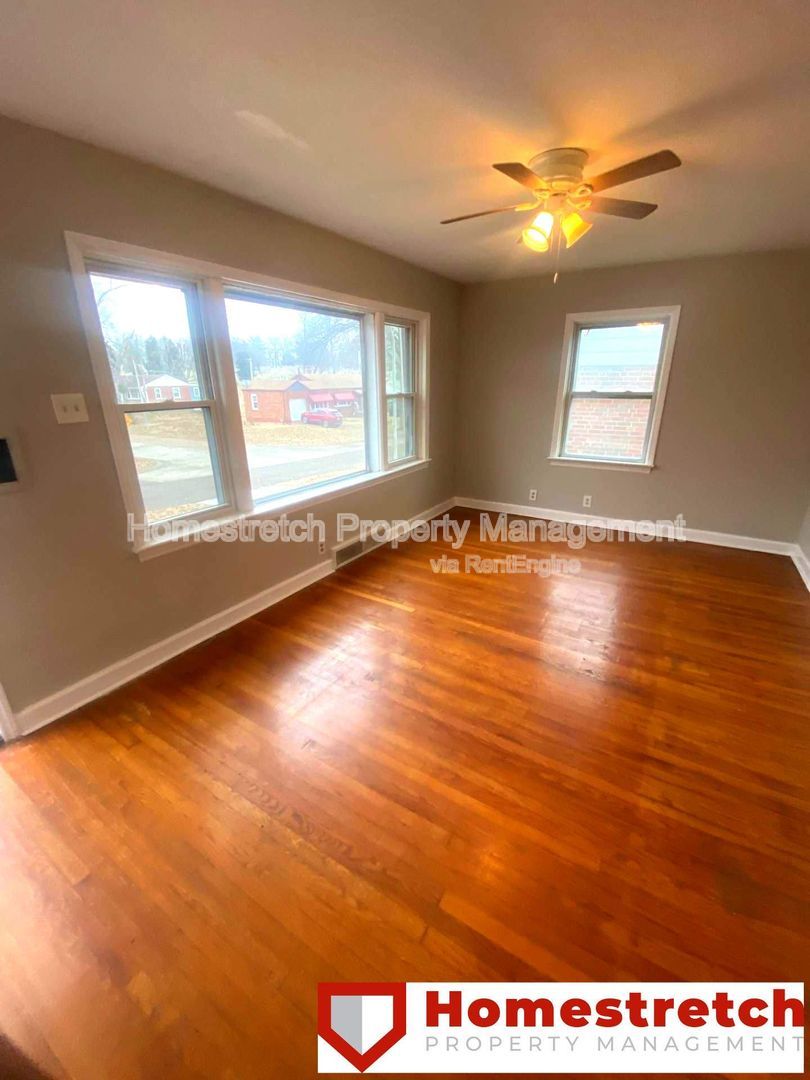 Gallery Image 0