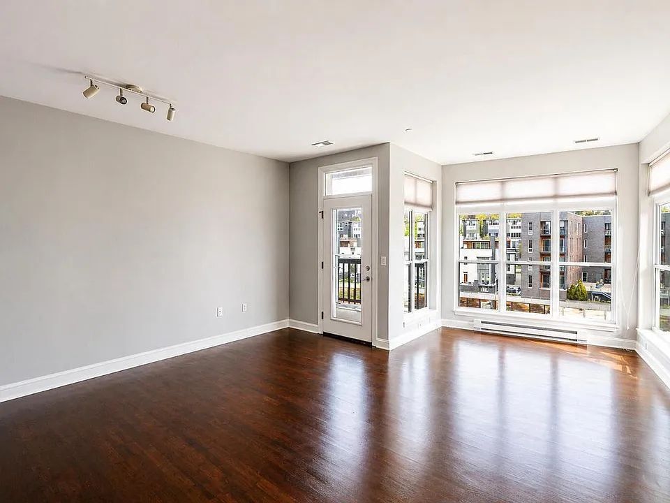 Gallery Image 0
