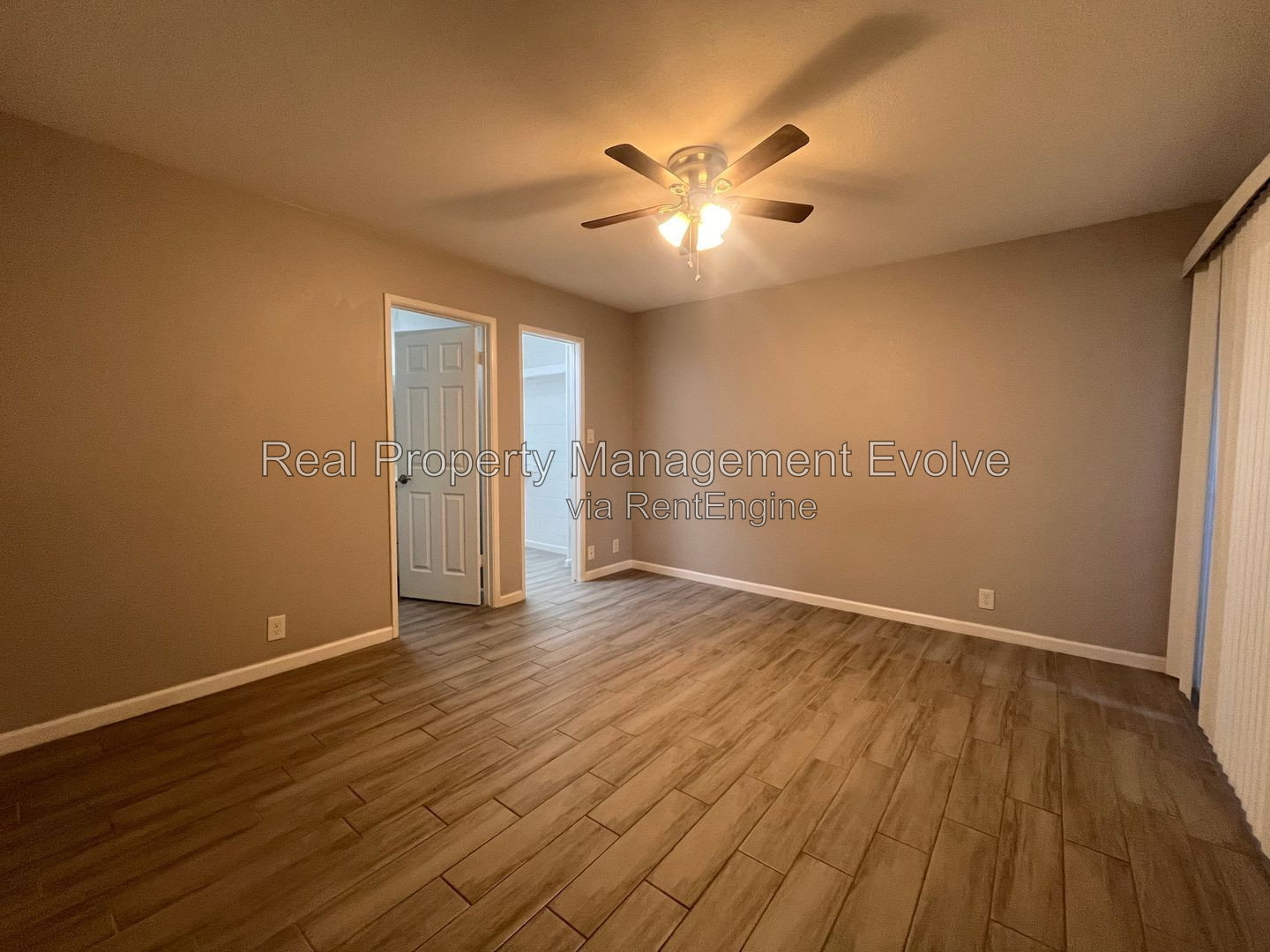 Gallery Image 16