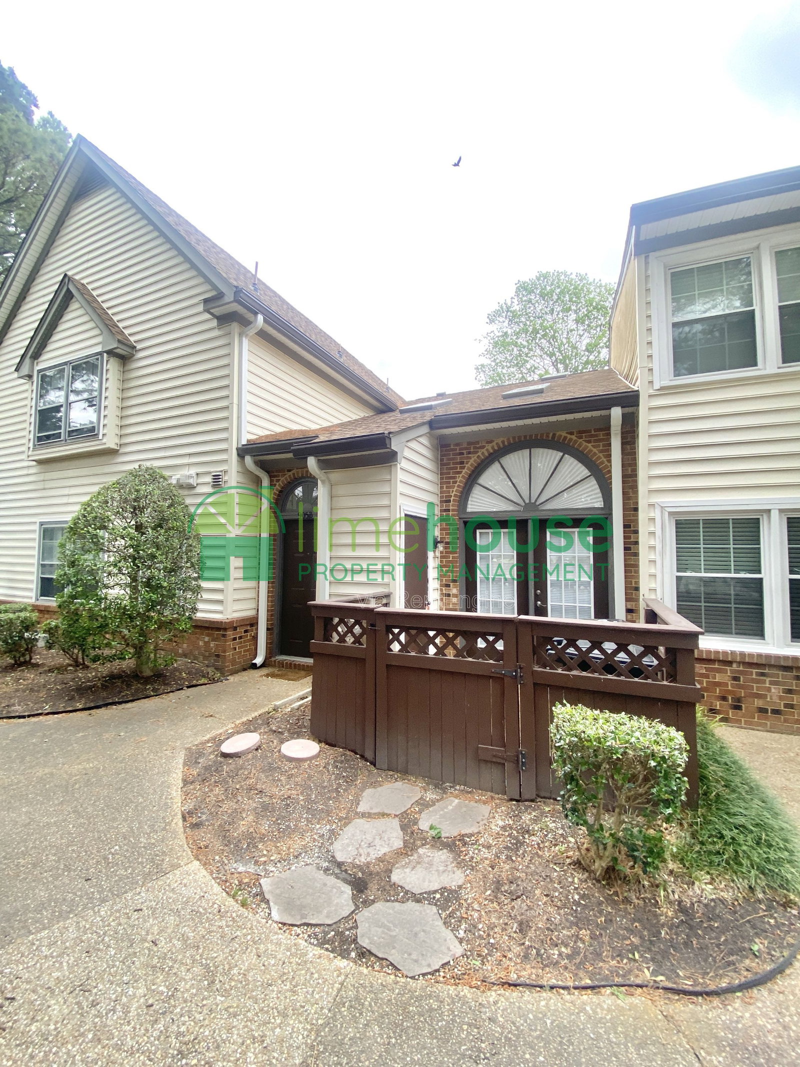 Gallery Image 0