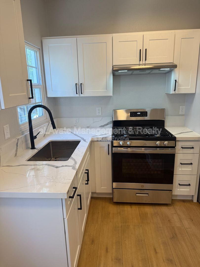 Gallery Image 18