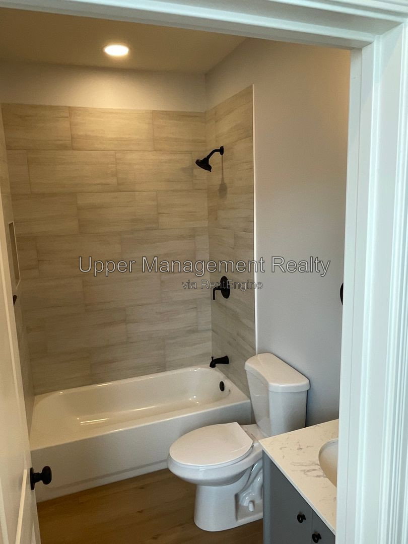 Gallery Image 16