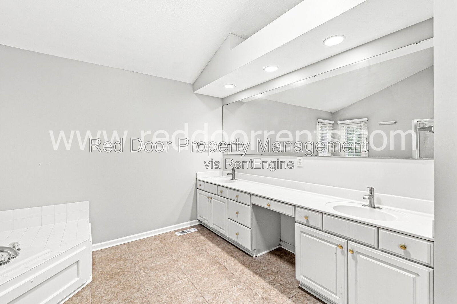 Gallery Image 32