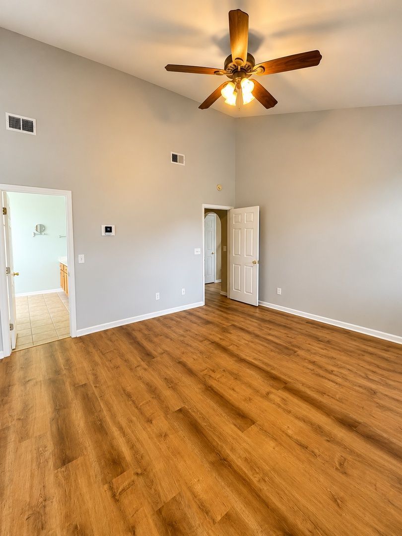 Gallery Image 18