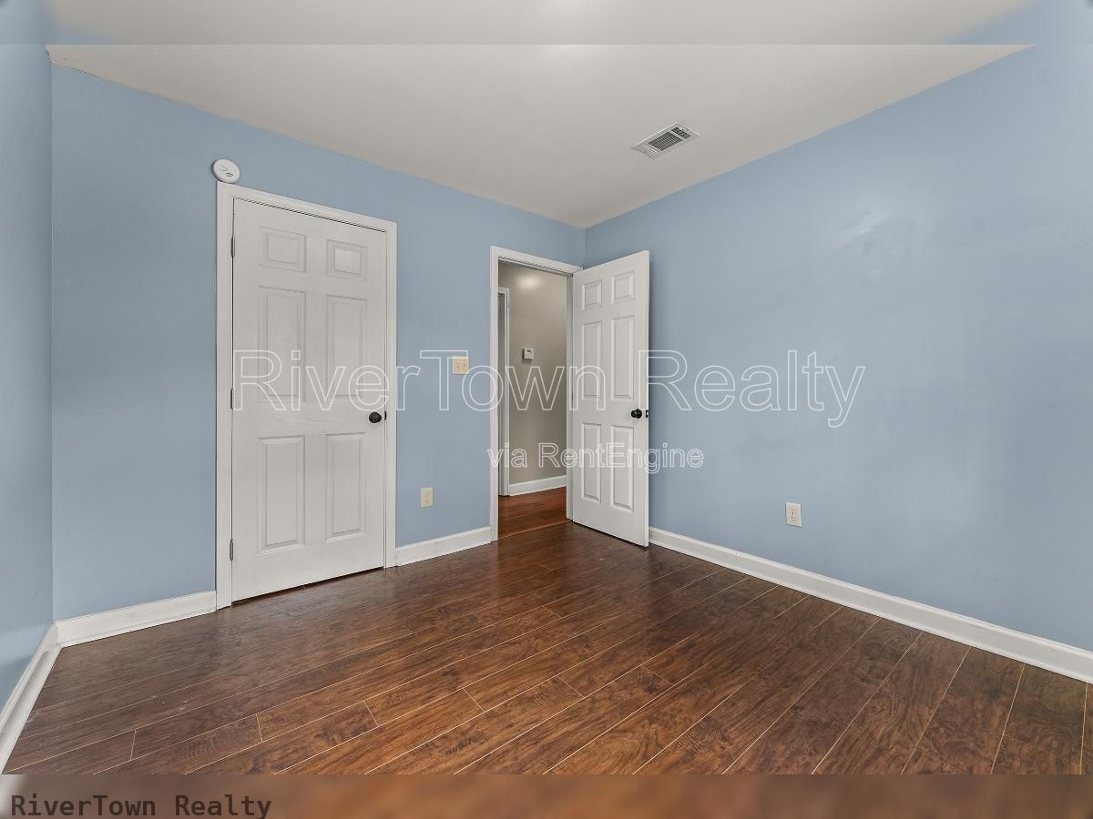 Gallery Image 14