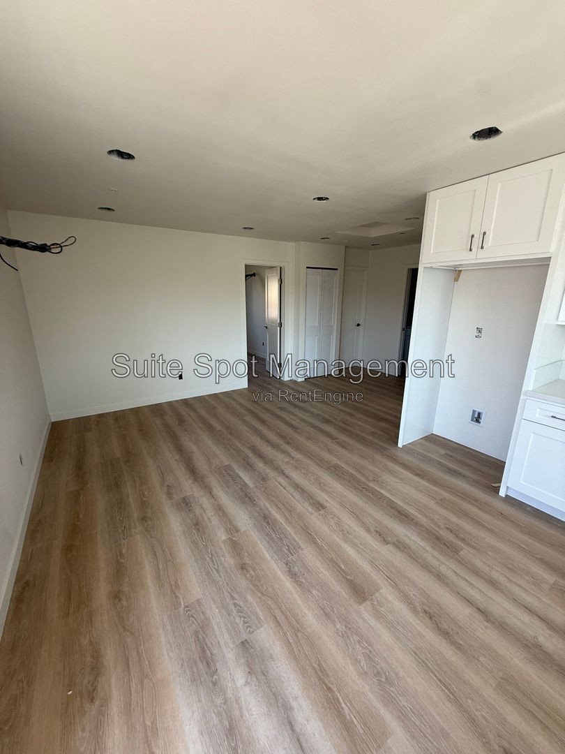 Gallery Image 17