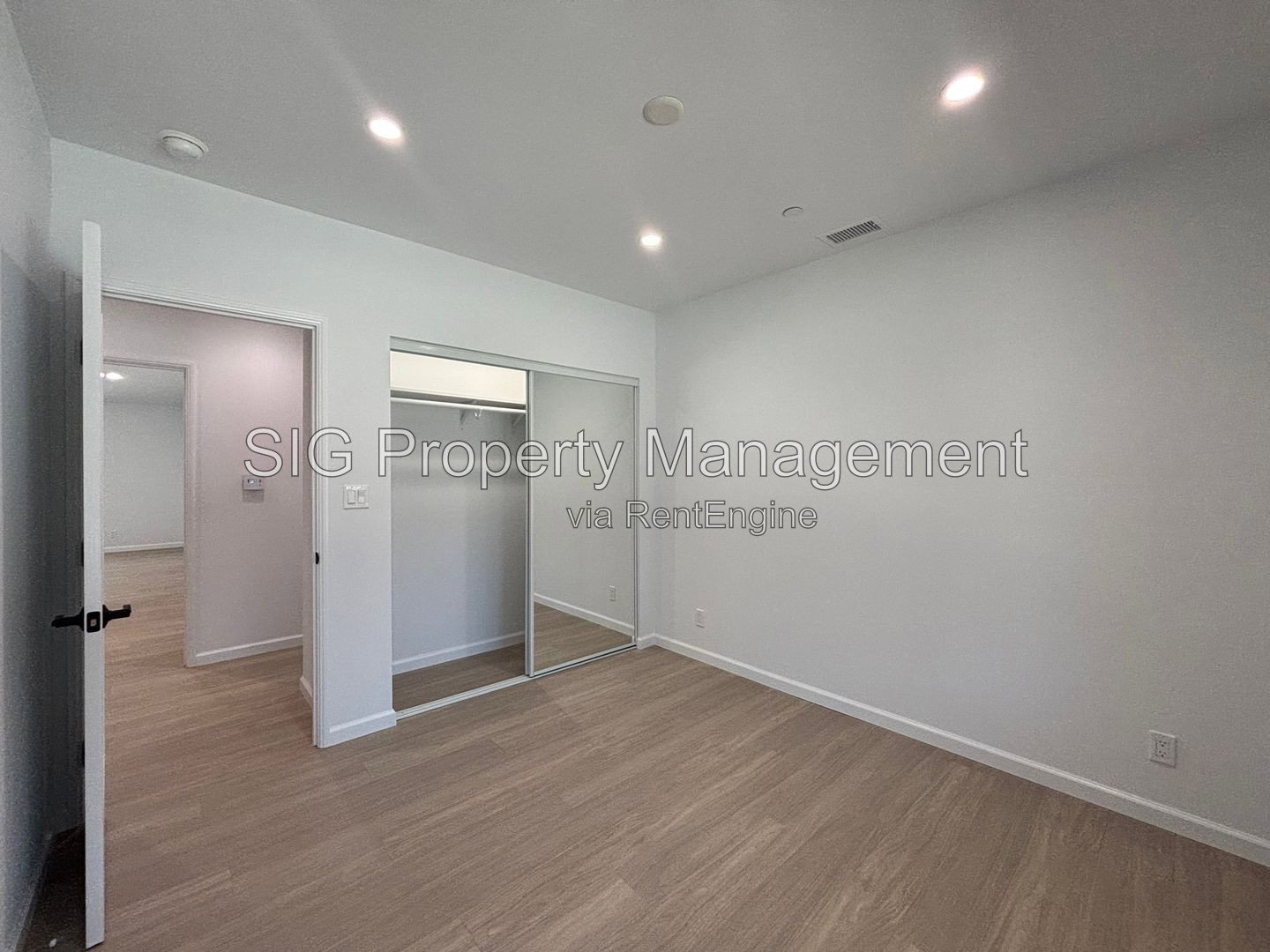 Gallery Image 25