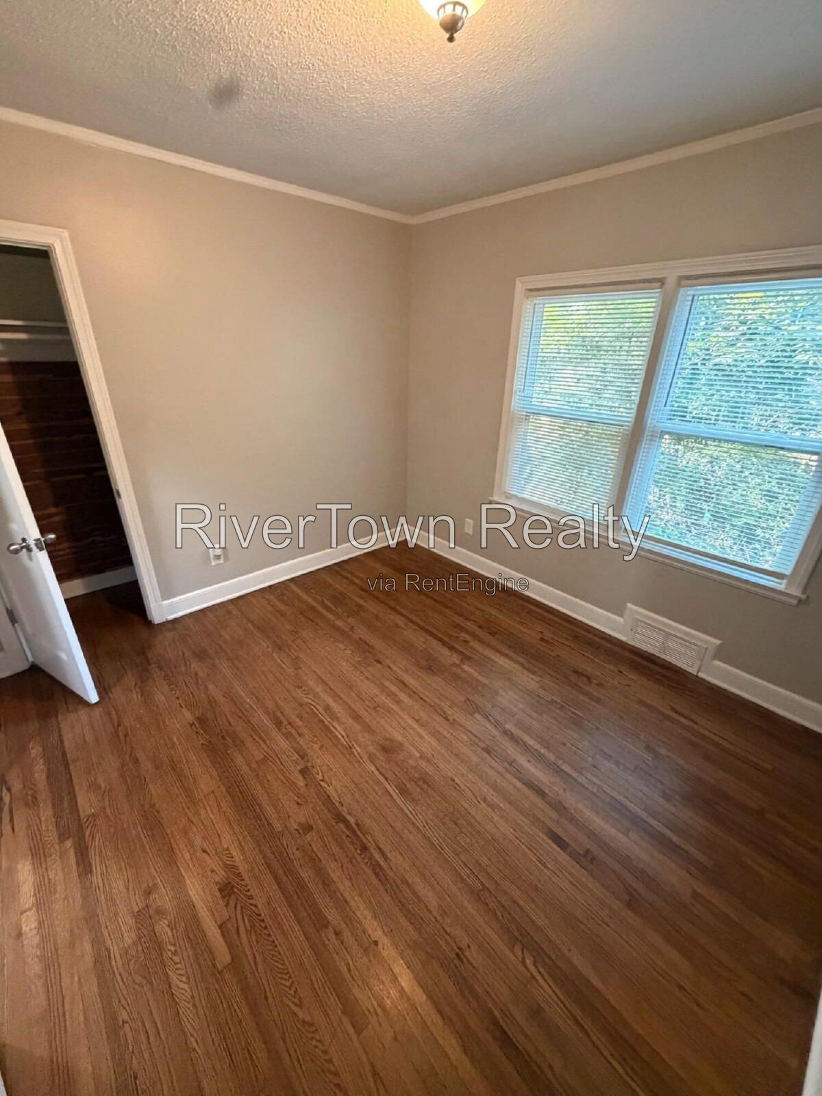 Gallery Image 19