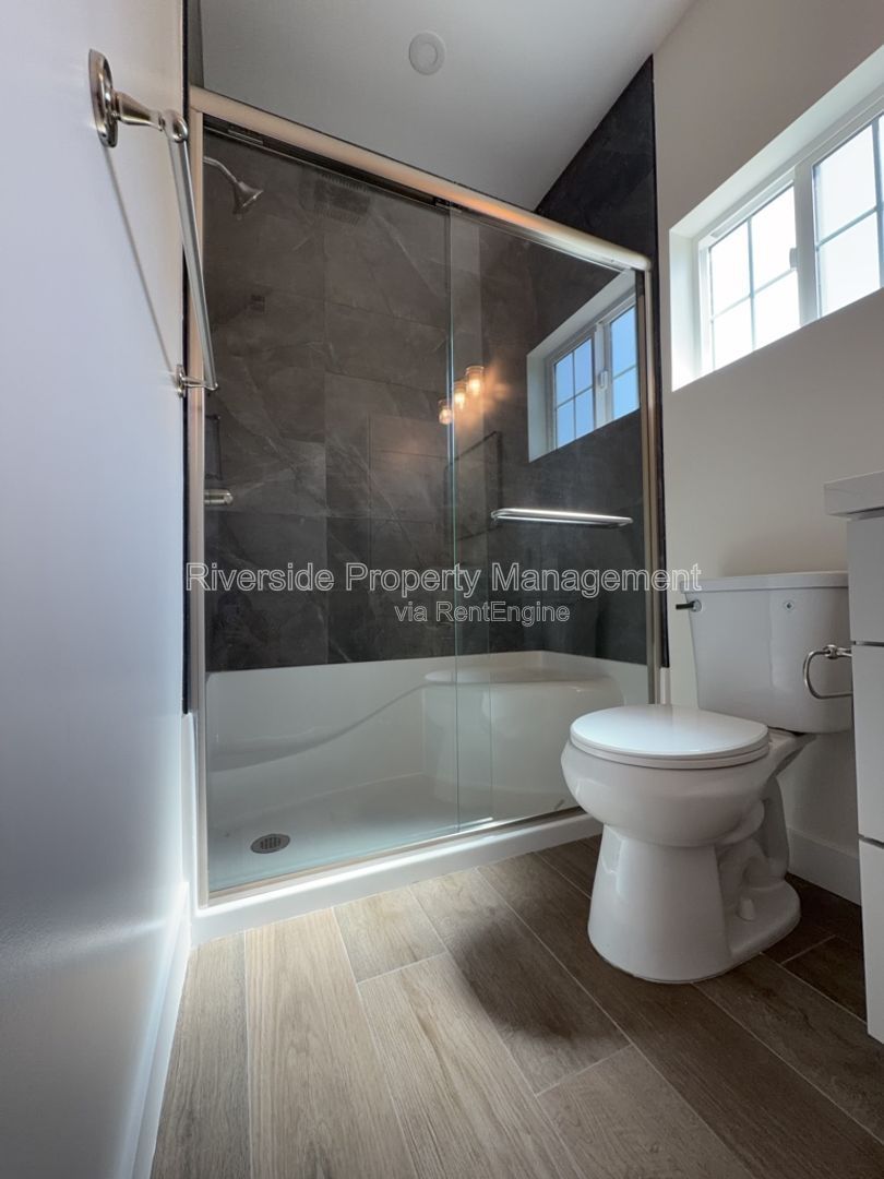 Gallery Image 15