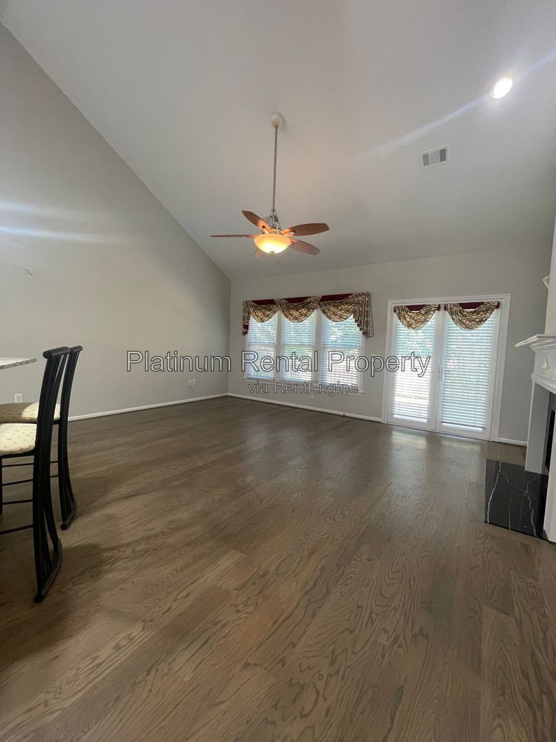 Gallery Image 18