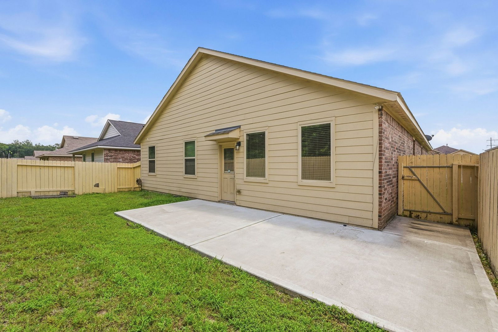 4 Bedroom Rental – 18025 Atwood Mill Drive, Roman Forest, TX 77357