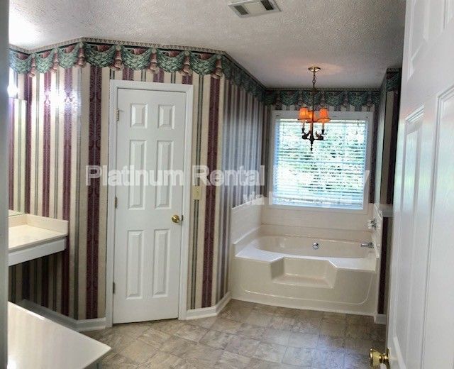 Gallery Image 37