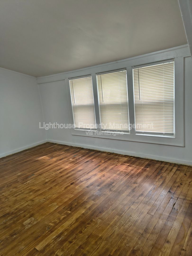 Gallery Image 14