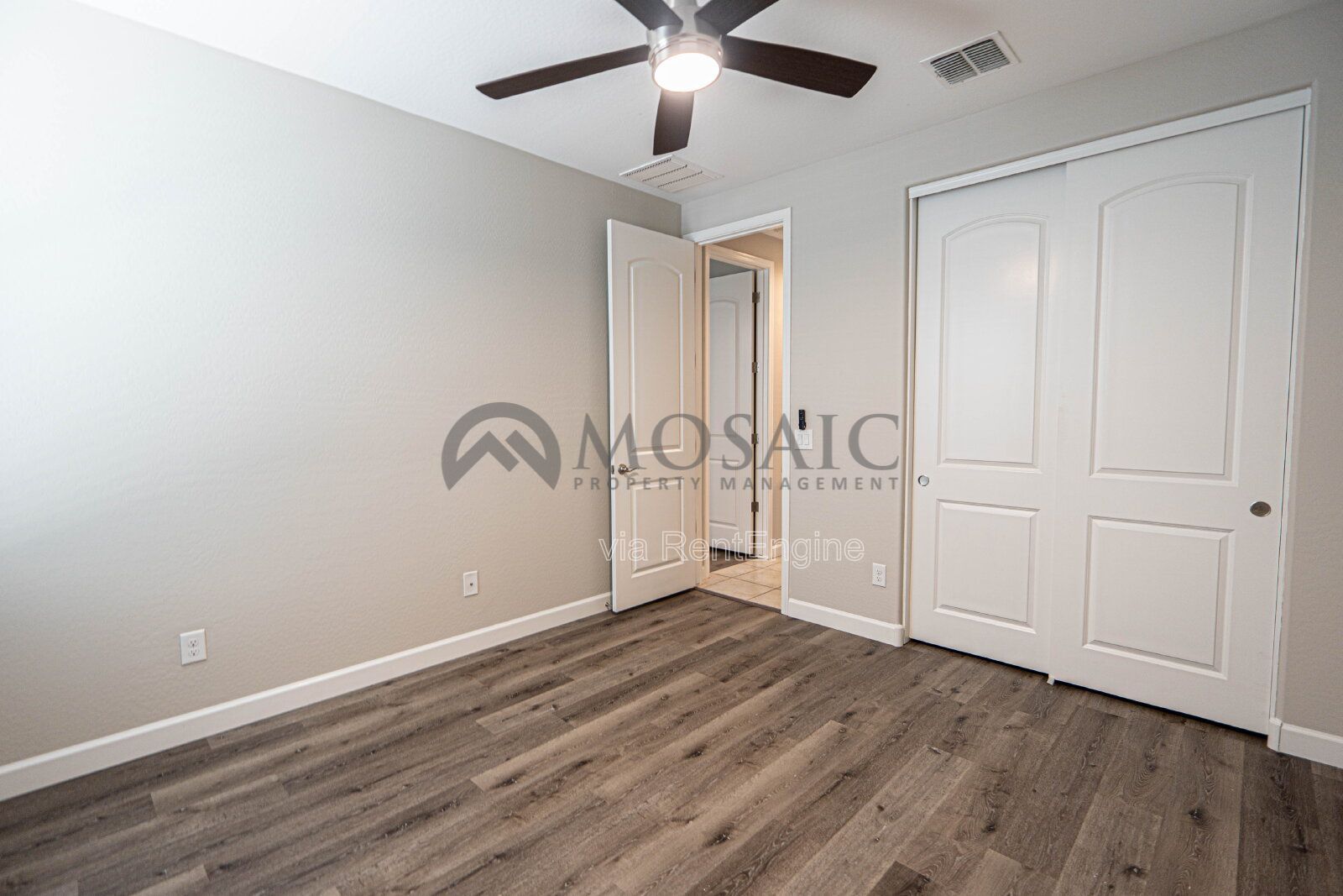 Gallery Image 0
