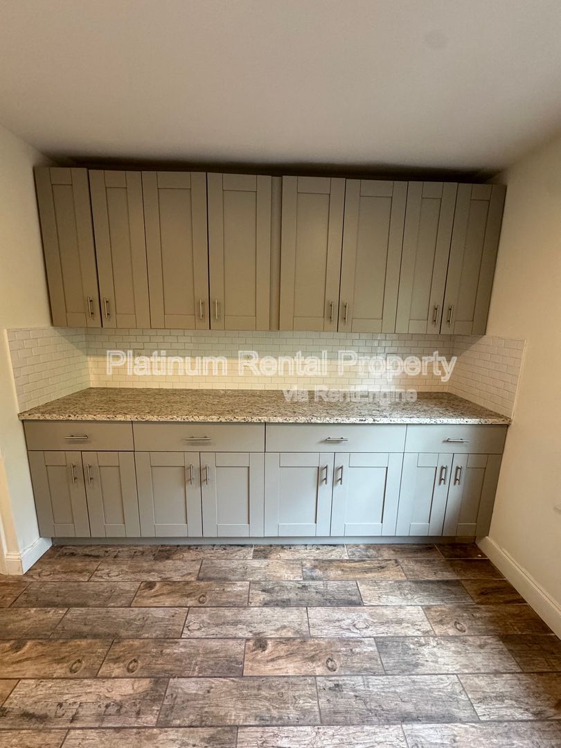 Gallery Image 17
