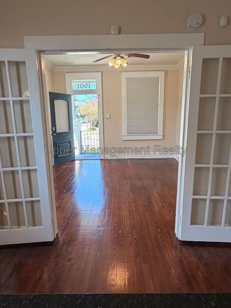 Gallery Image 0