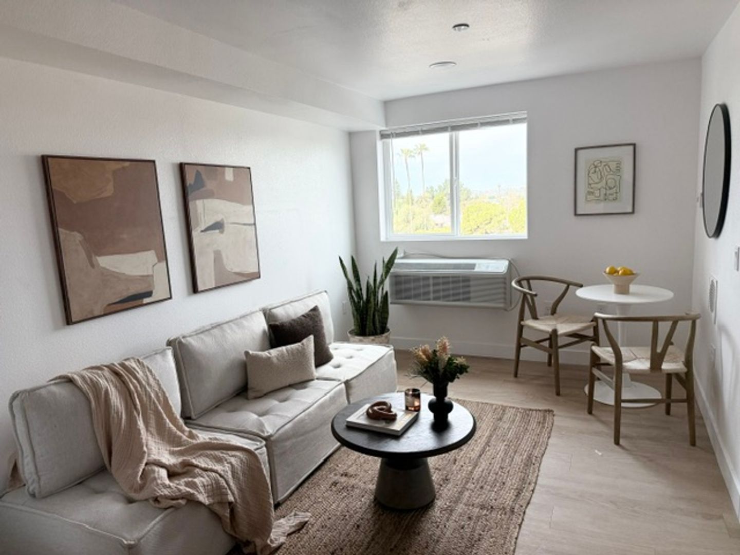 Gallery Image 0
