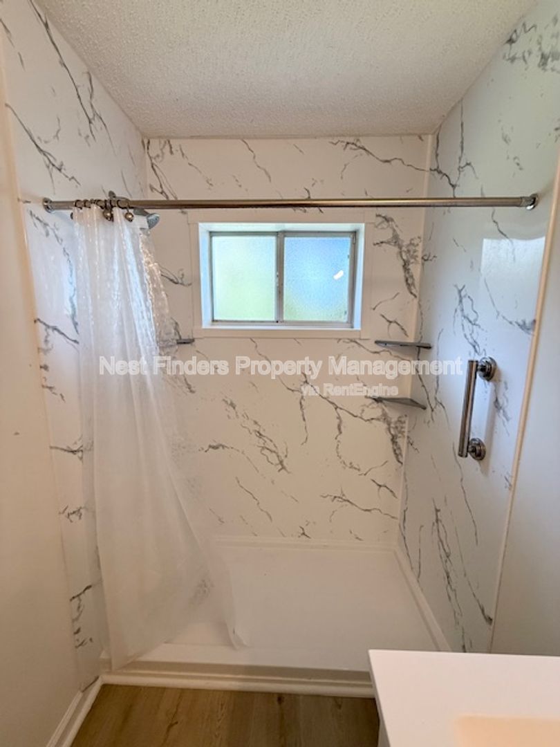 Gallery Image 16