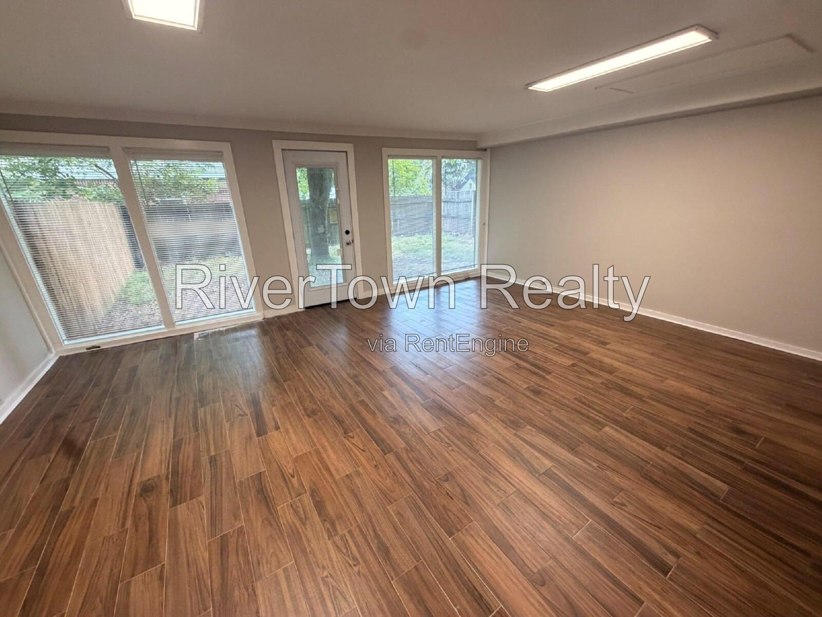 Gallery Image 0