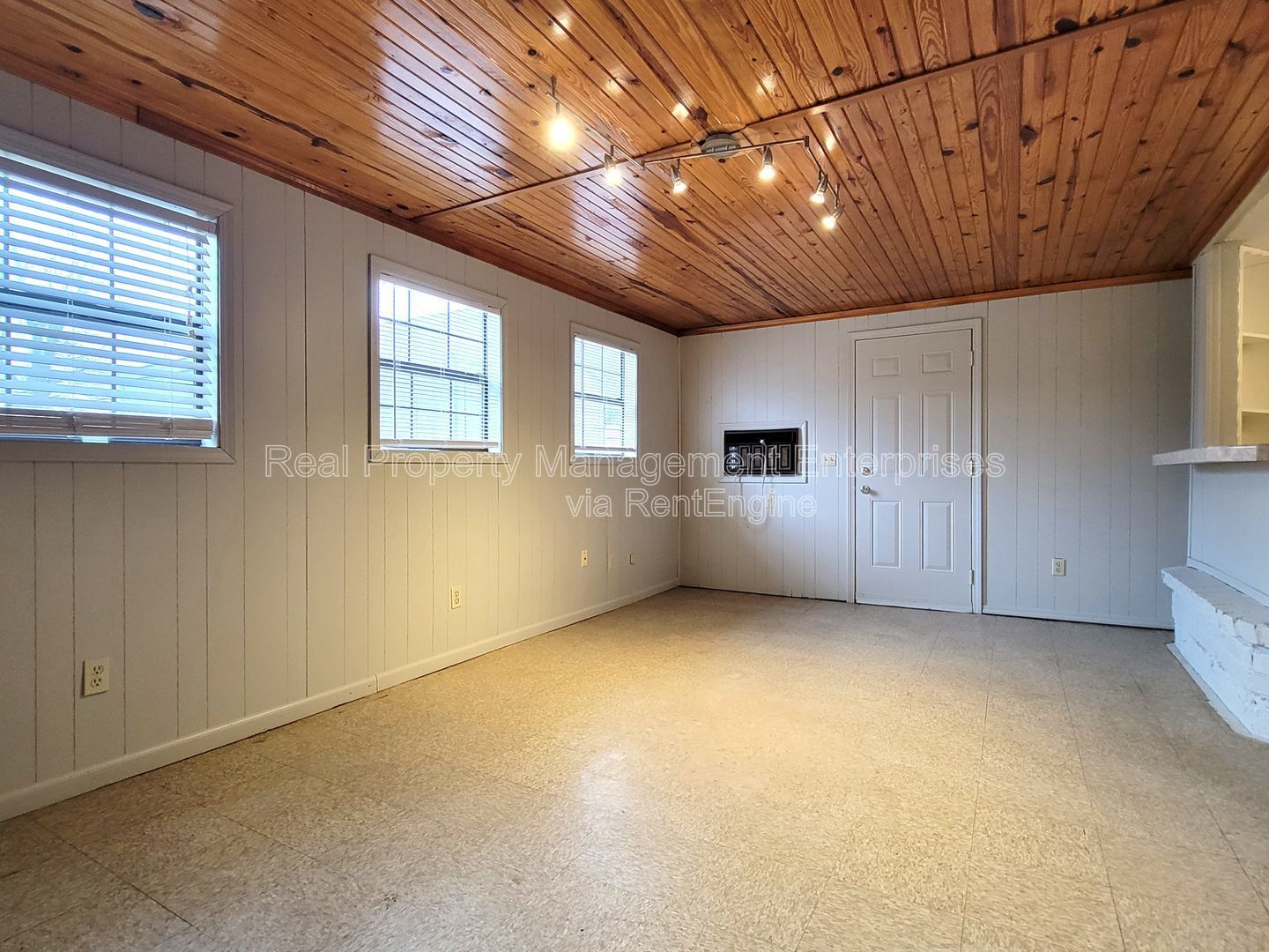 Gallery Image 16