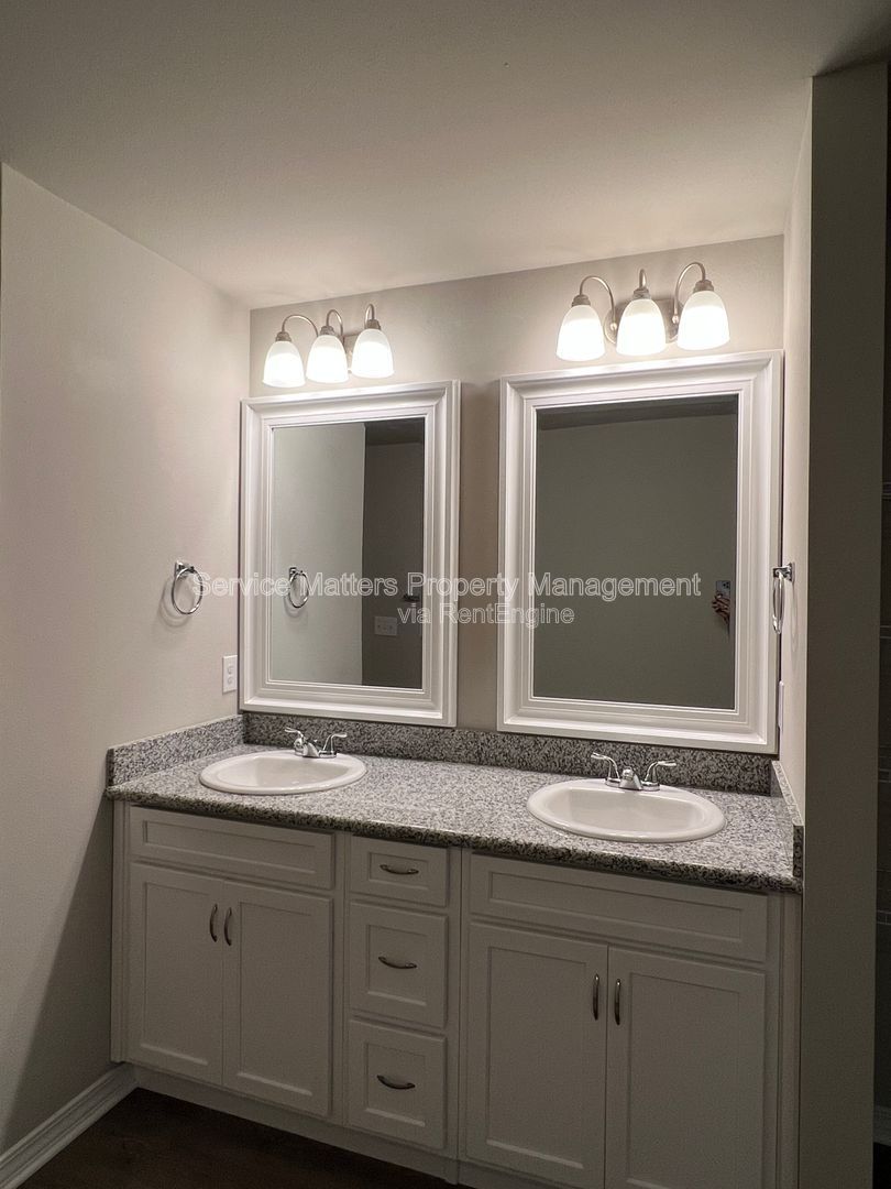 Gallery Image 18
