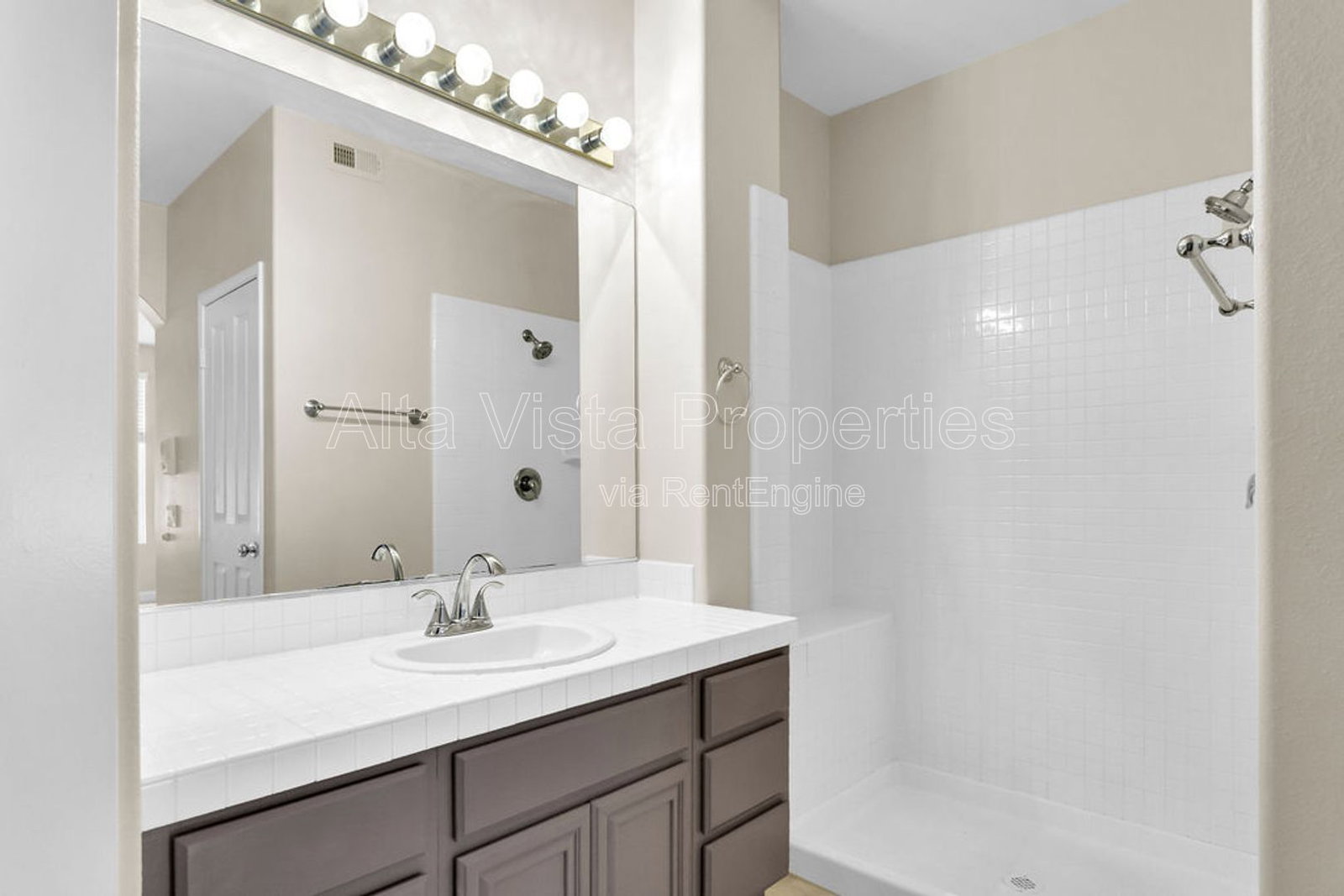 Gallery Image 19