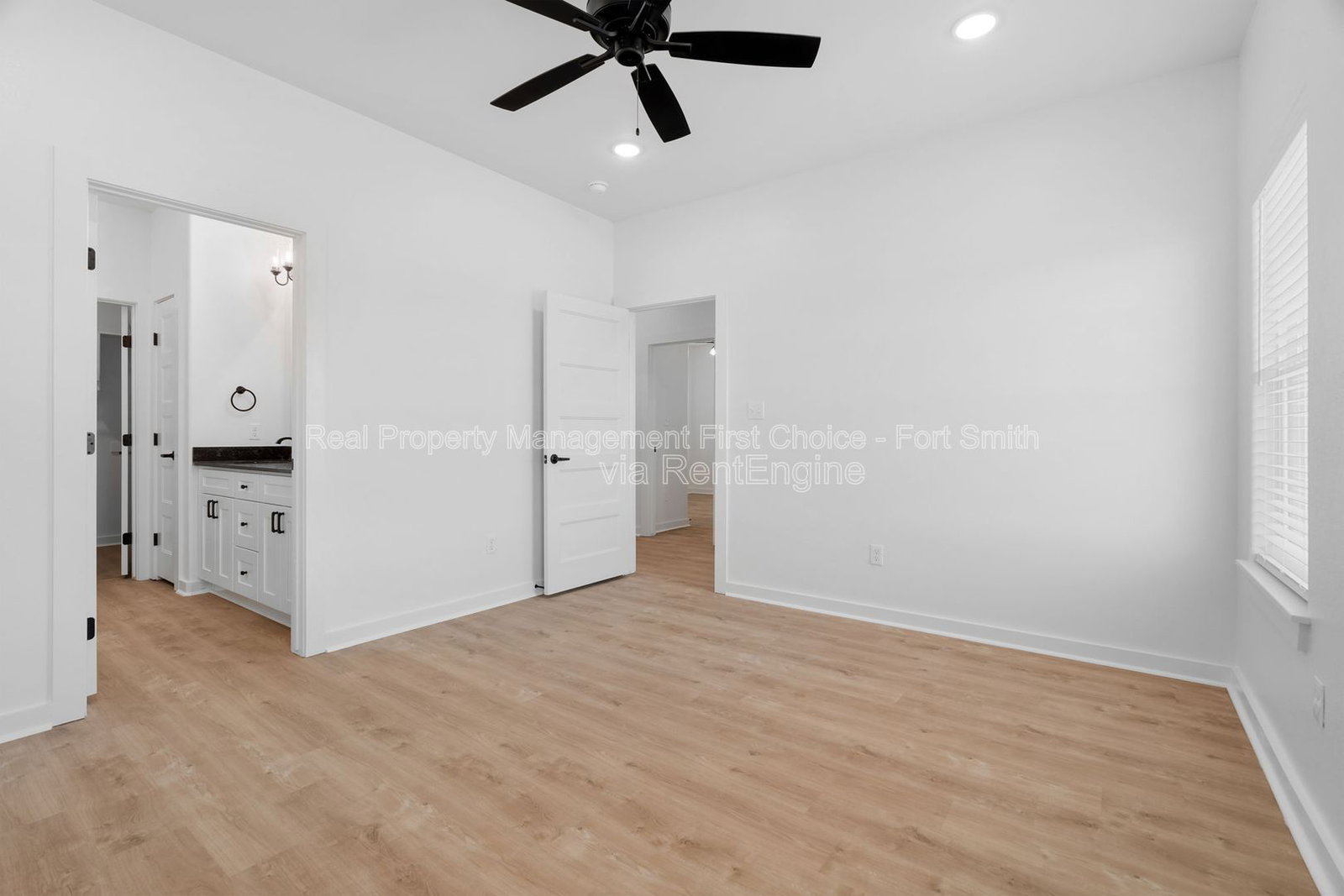 Gallery Image 19