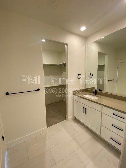 Gallery Image 24