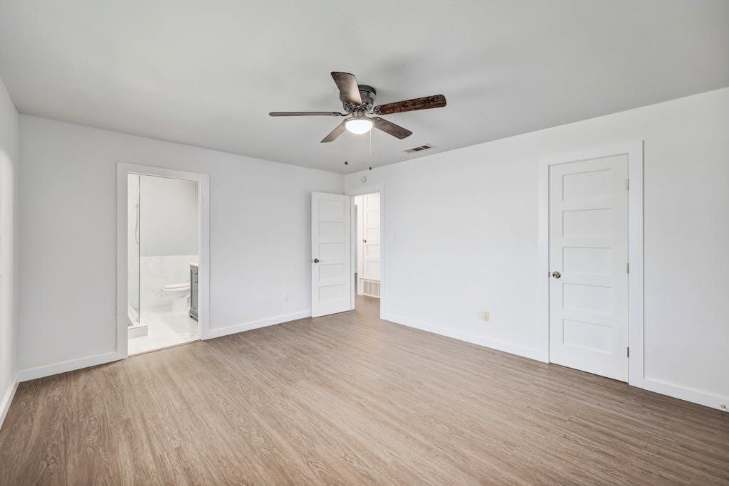 Gallery Image 16