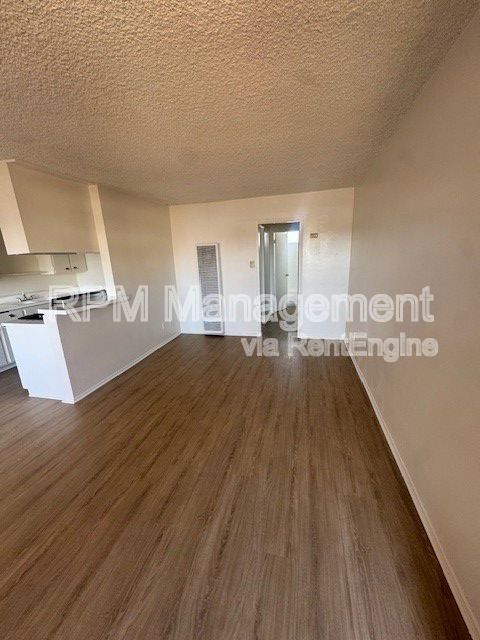 Gallery Image 0