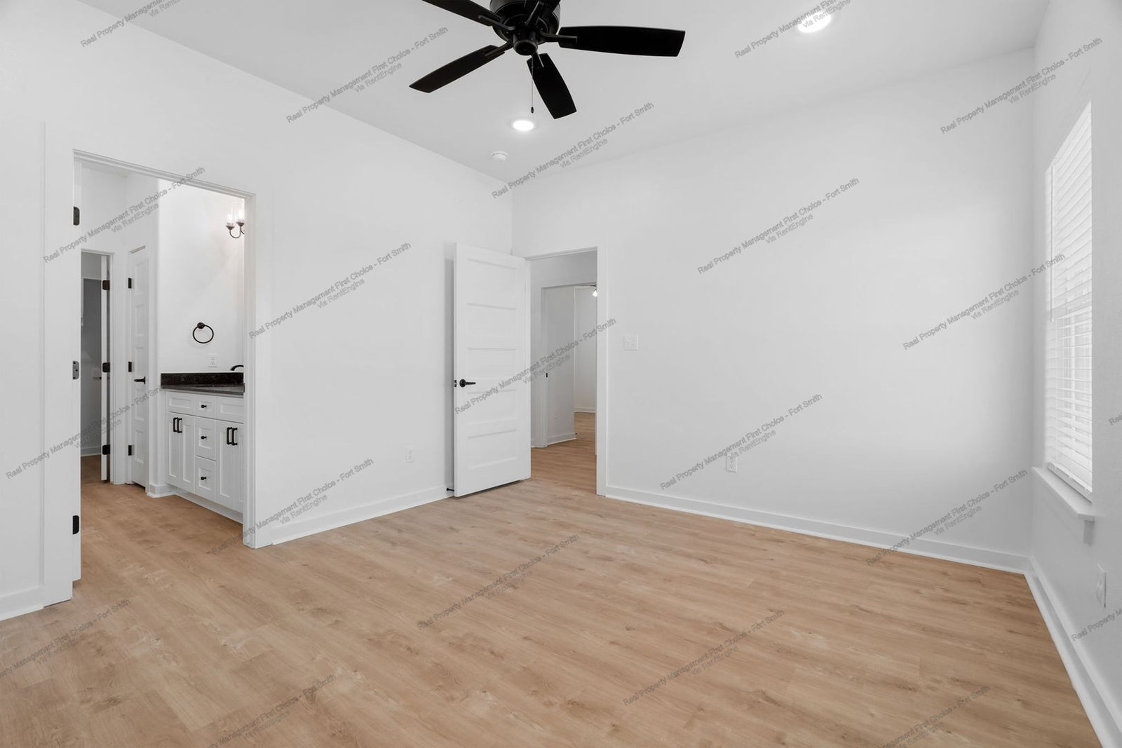Gallery Image 19