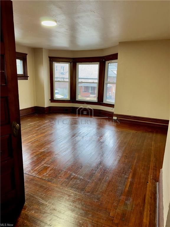Gallery Image 0