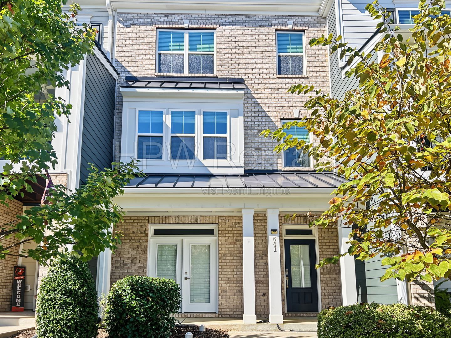 Gallery Image 0