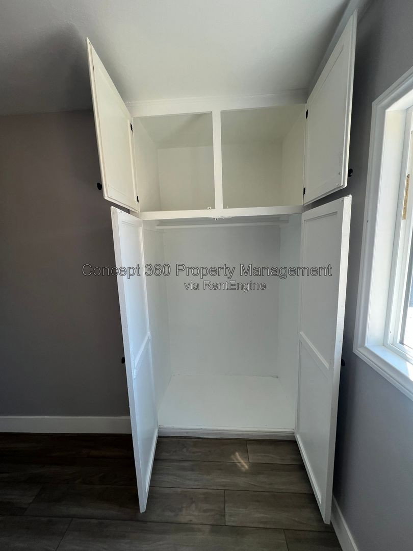 Gallery Image 16