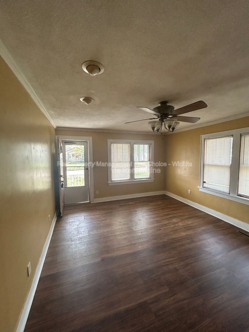 Gallery Image 13