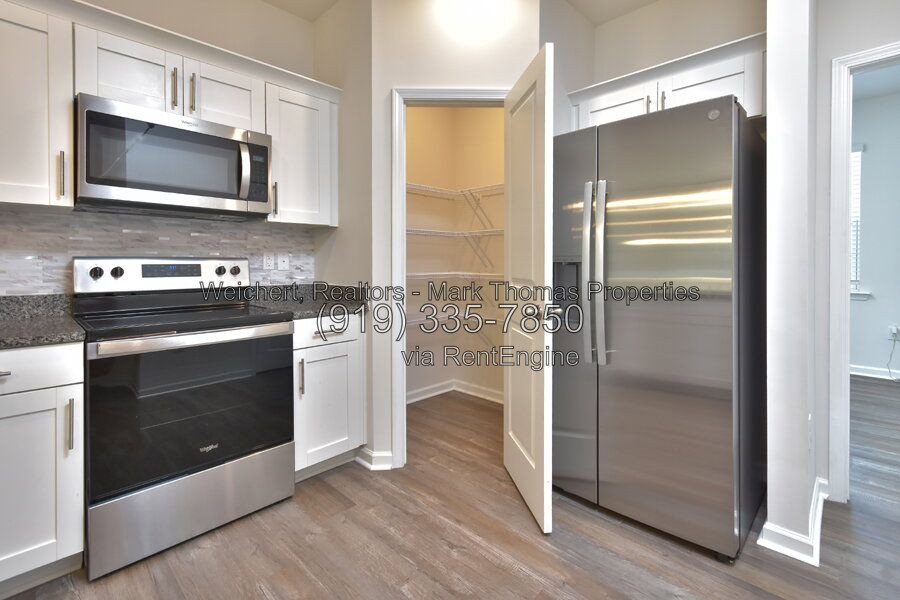 Gallery Image 16