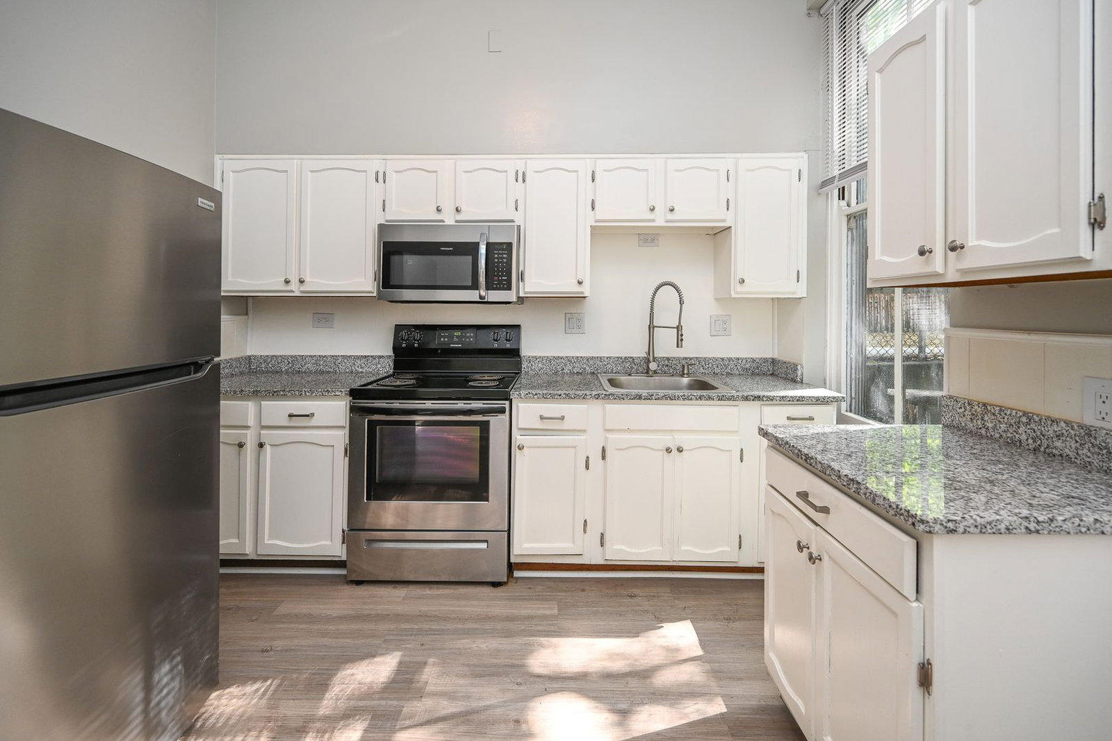 Gallery Image 0
