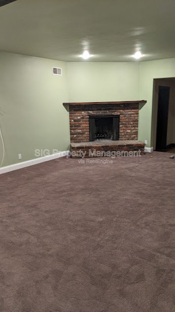 Gallery Image 78