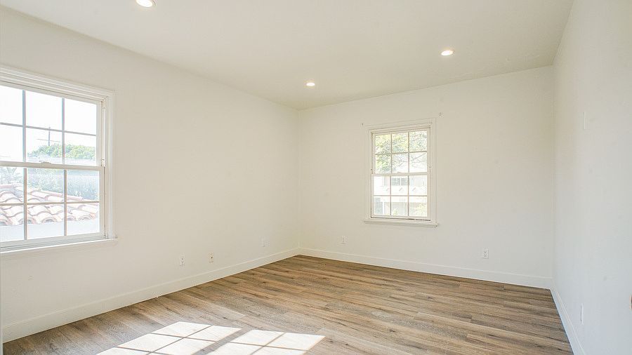 Gallery Image 16