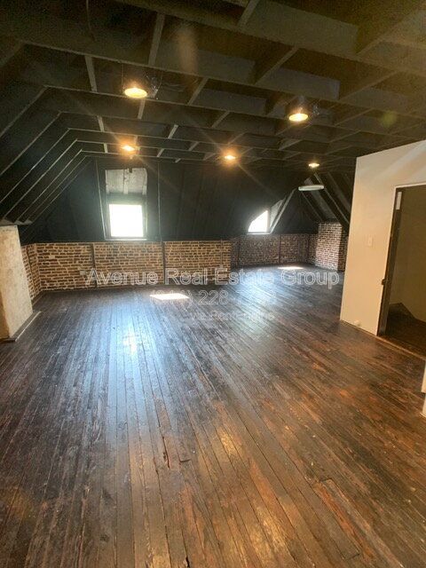 Gallery Image 13