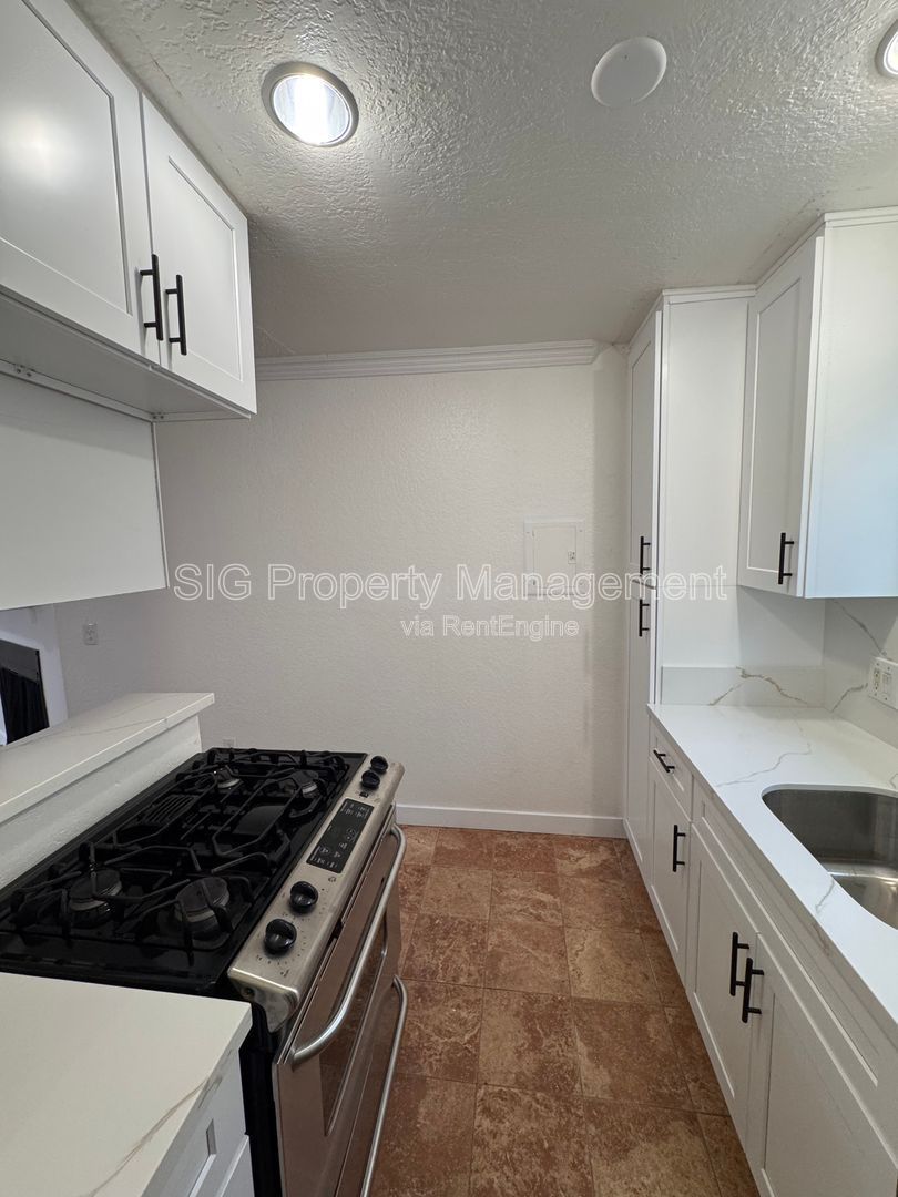Gallery Image 12