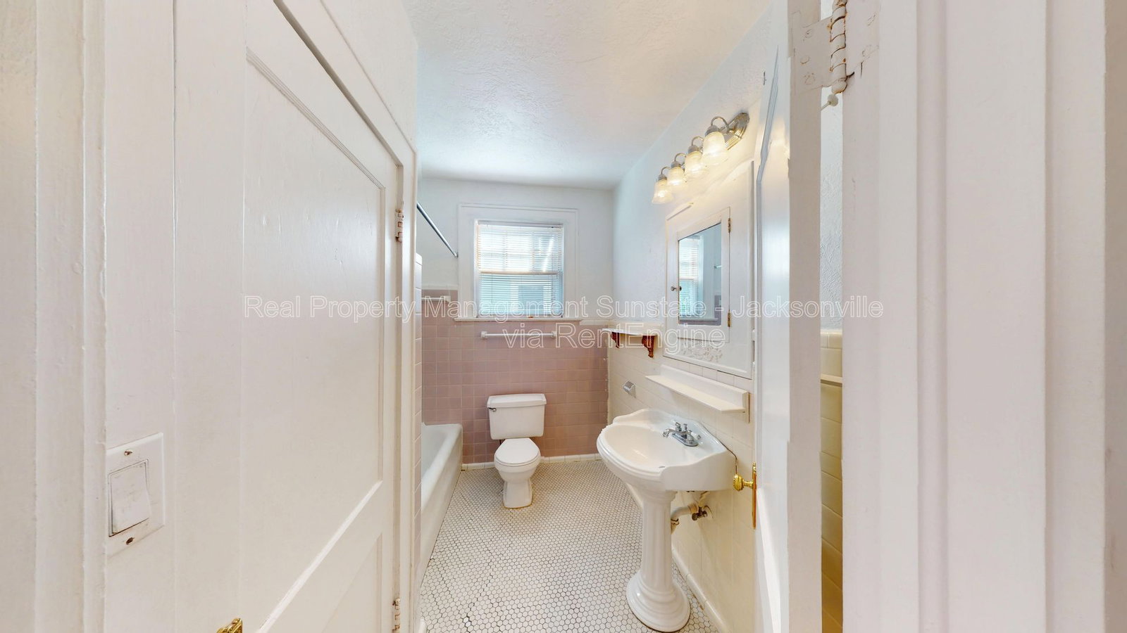 Gallery Image 18