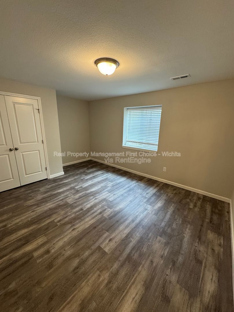 Gallery Image 32