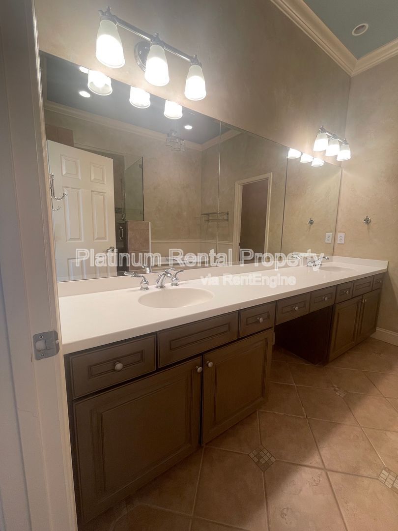 Gallery Image 45