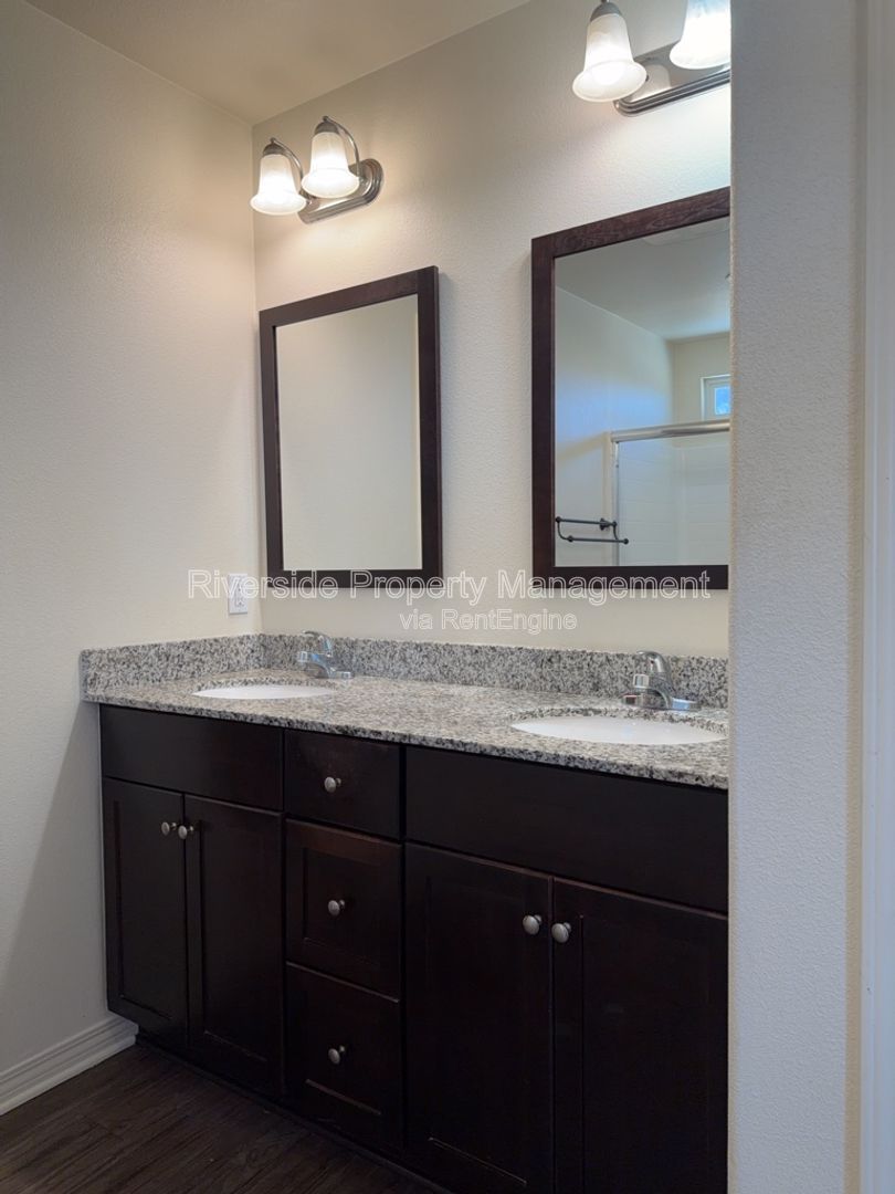 Gallery Image 16
