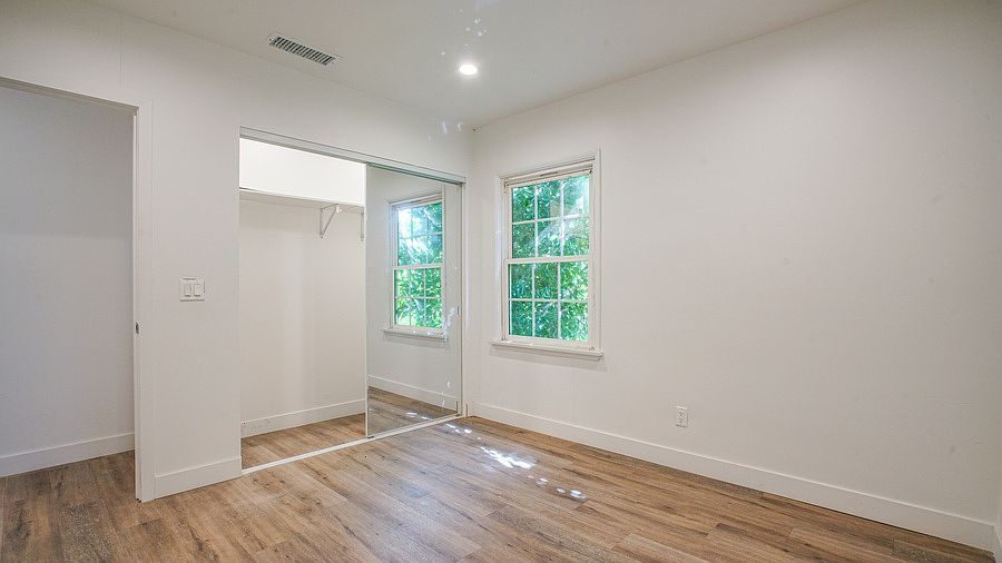 Gallery Image 16