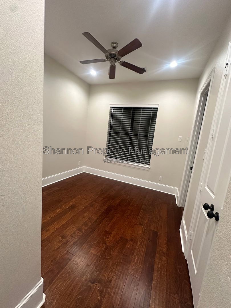 Gallery Image 22